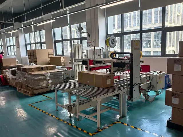 LED lighting final packaging workshop